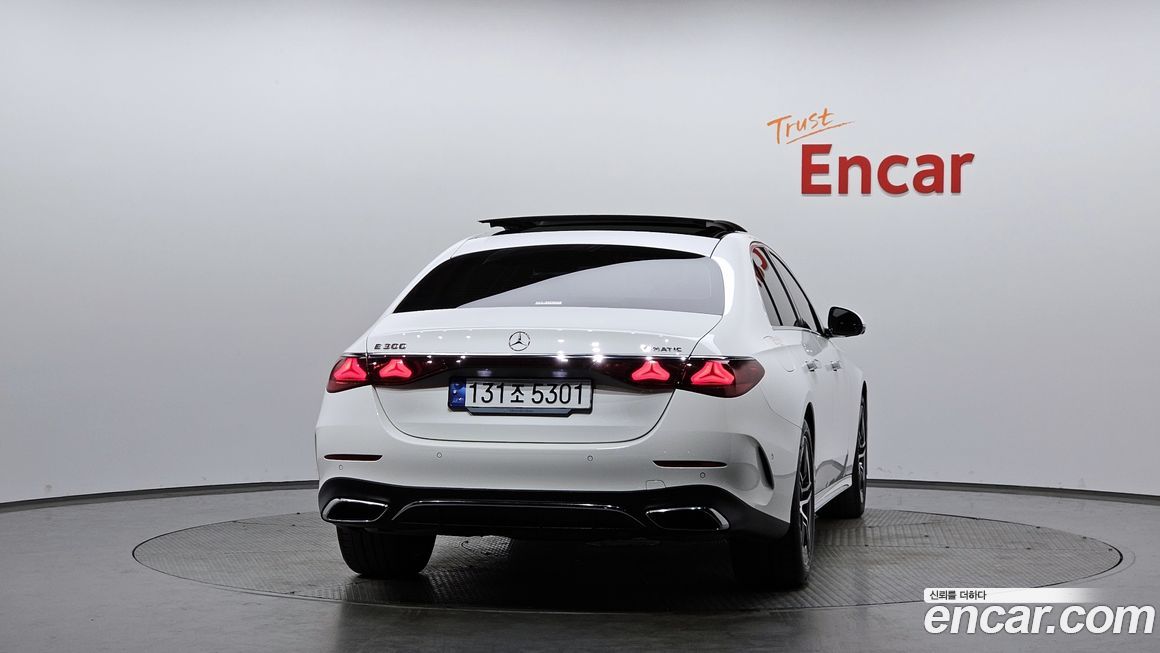 Mercedes-Benz E-Class 2024