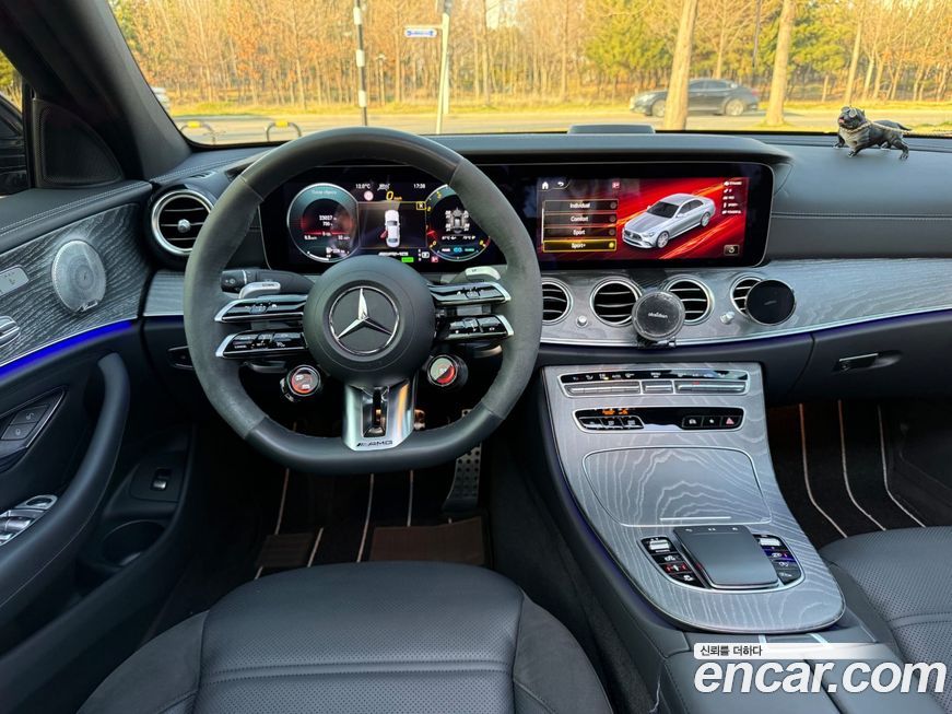 Mercedes-Benz E-Class 2023