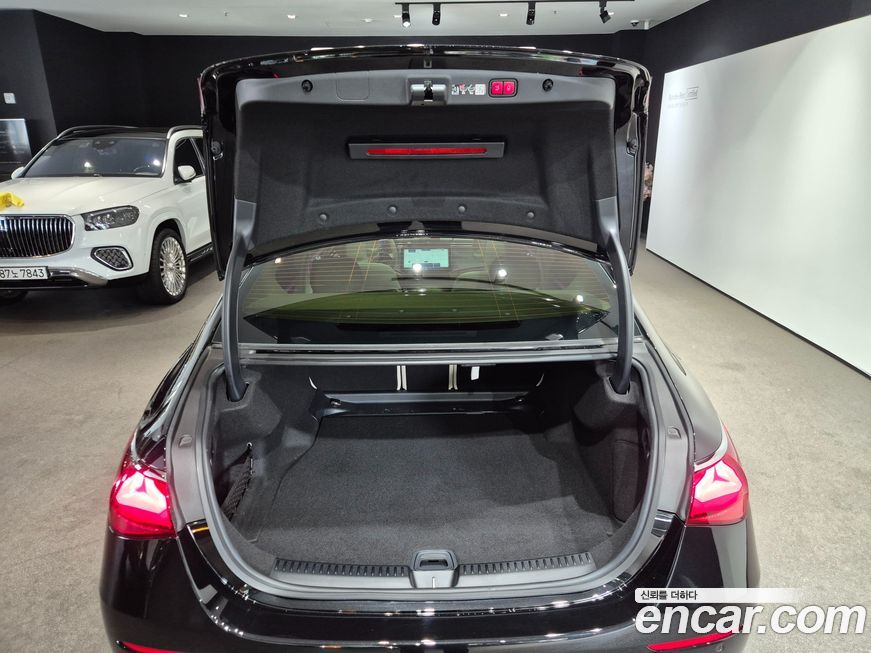 Mercedes-Benz E-Class 2025
