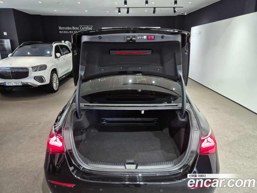 Mercedes-Benz E-Class 2025