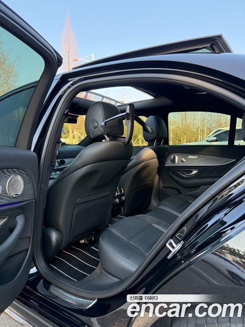 Mercedes-Benz E-Class 2023