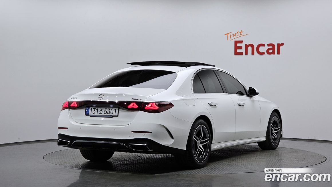 Mercedes-Benz E-Class 2024