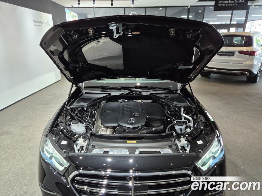 Mercedes-Benz E-Class 2025