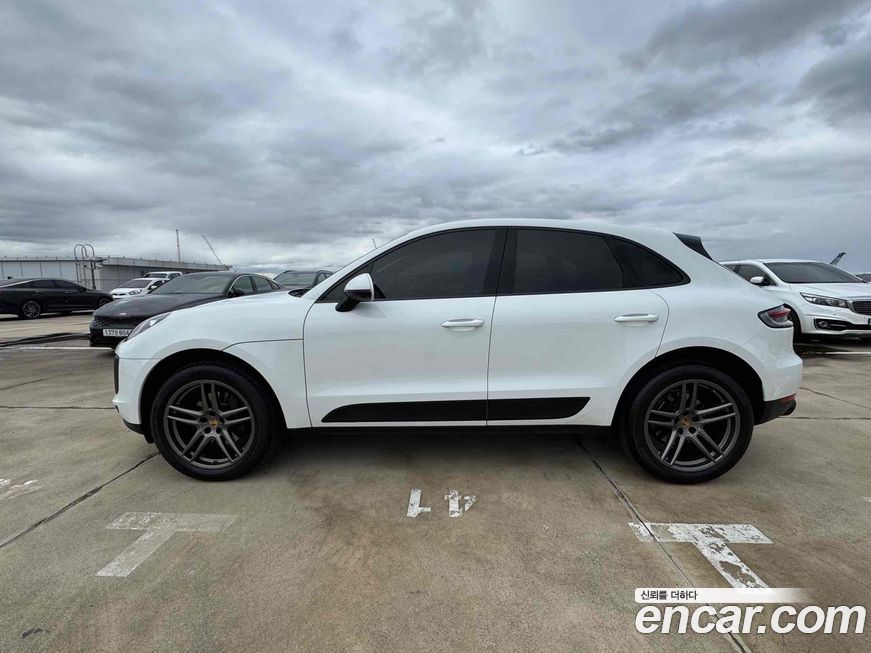 Porsche Macan 2021