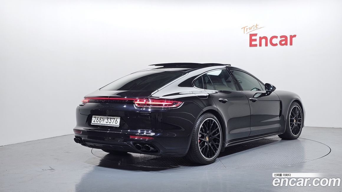 Porsche Panamera 2020