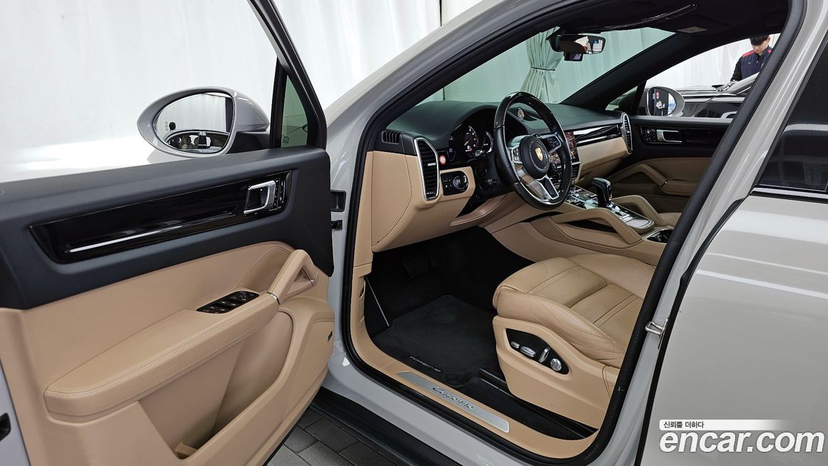 Porsche Cayenne 2021