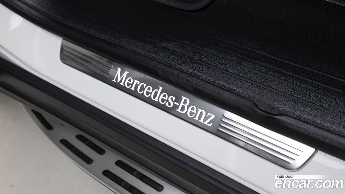 Mercedes-Benz GLE-Class 2025