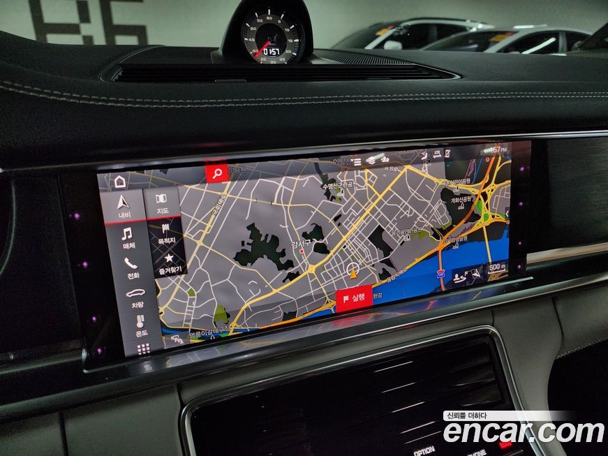 Porsche Panamera 2021