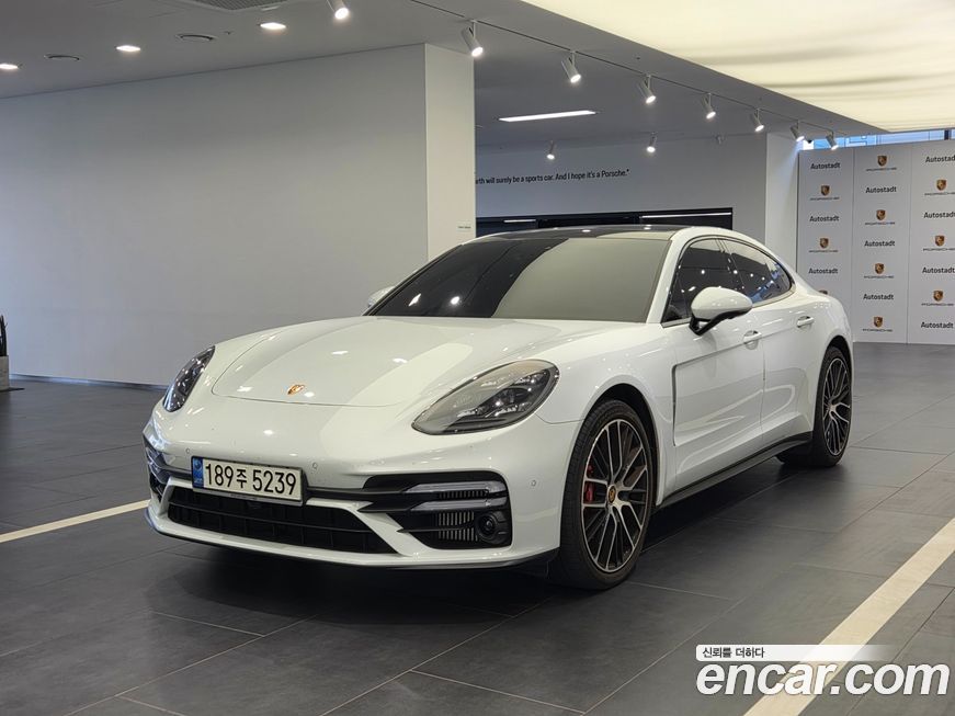 Porsche Panamera 2022
