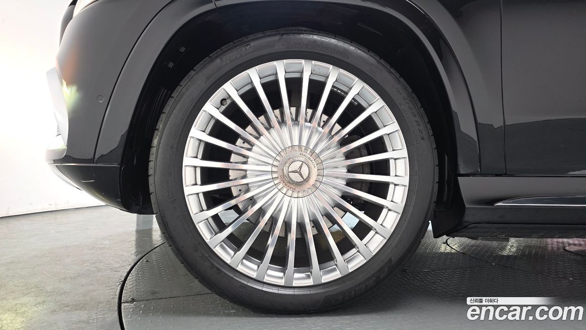 Mercedes-Benz GLS-Class 2023