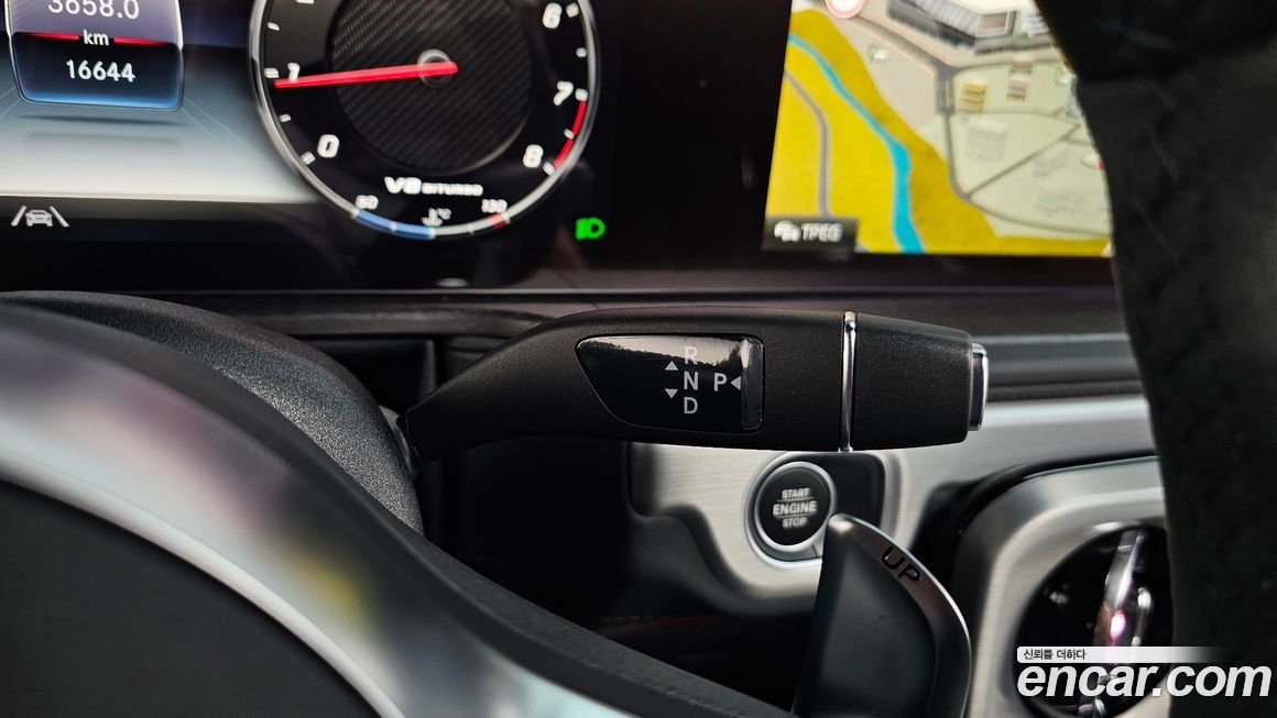 Mercedes-Benz G-Class 2024