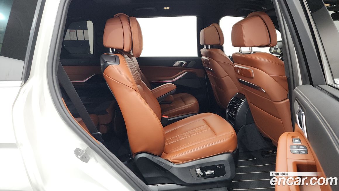 BMW X7 2025