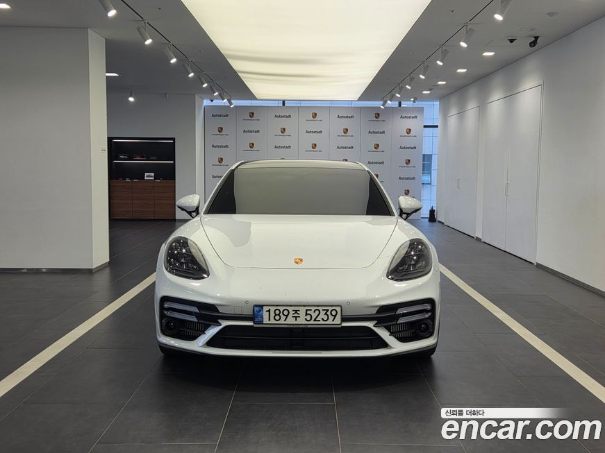 Porsche Panamera 2022