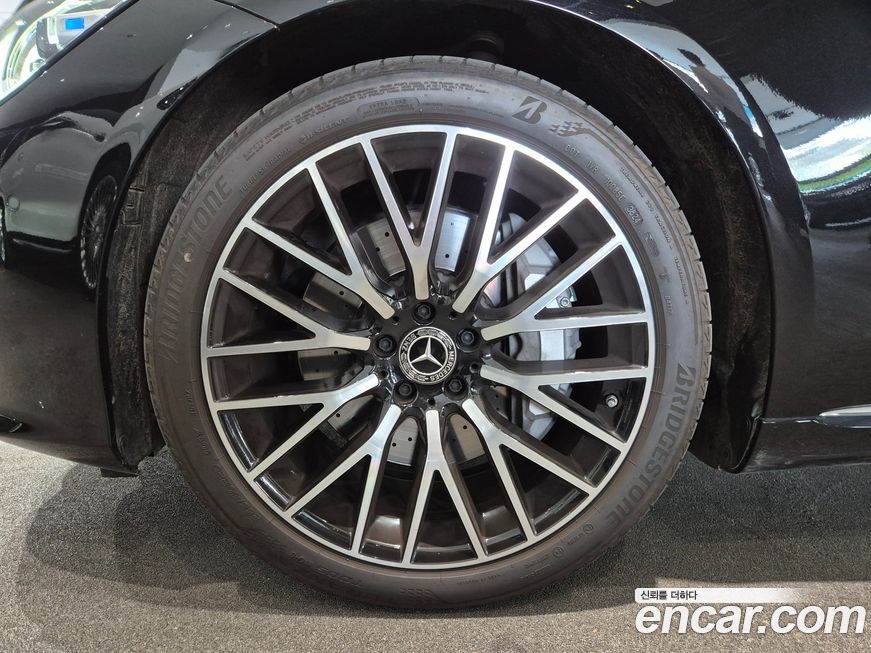 Mercedes-Benz S-Class 2025