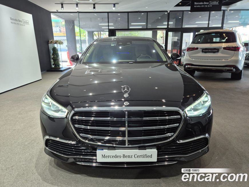 Mercedes-Benz S-Class 2025