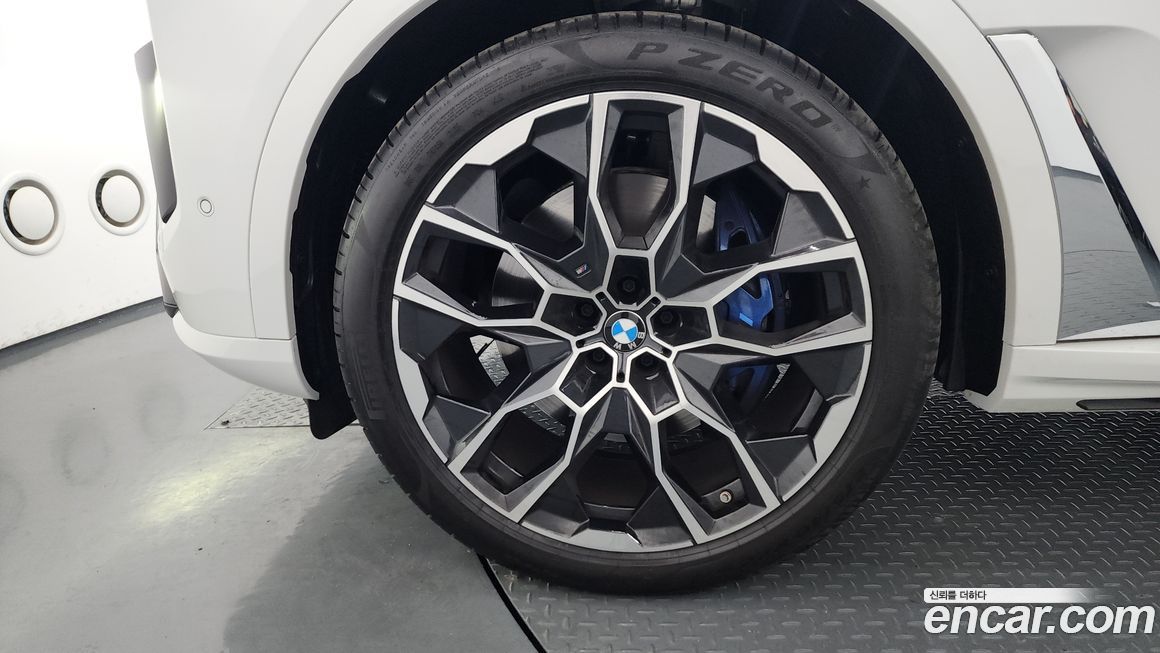 BMW X7 2025