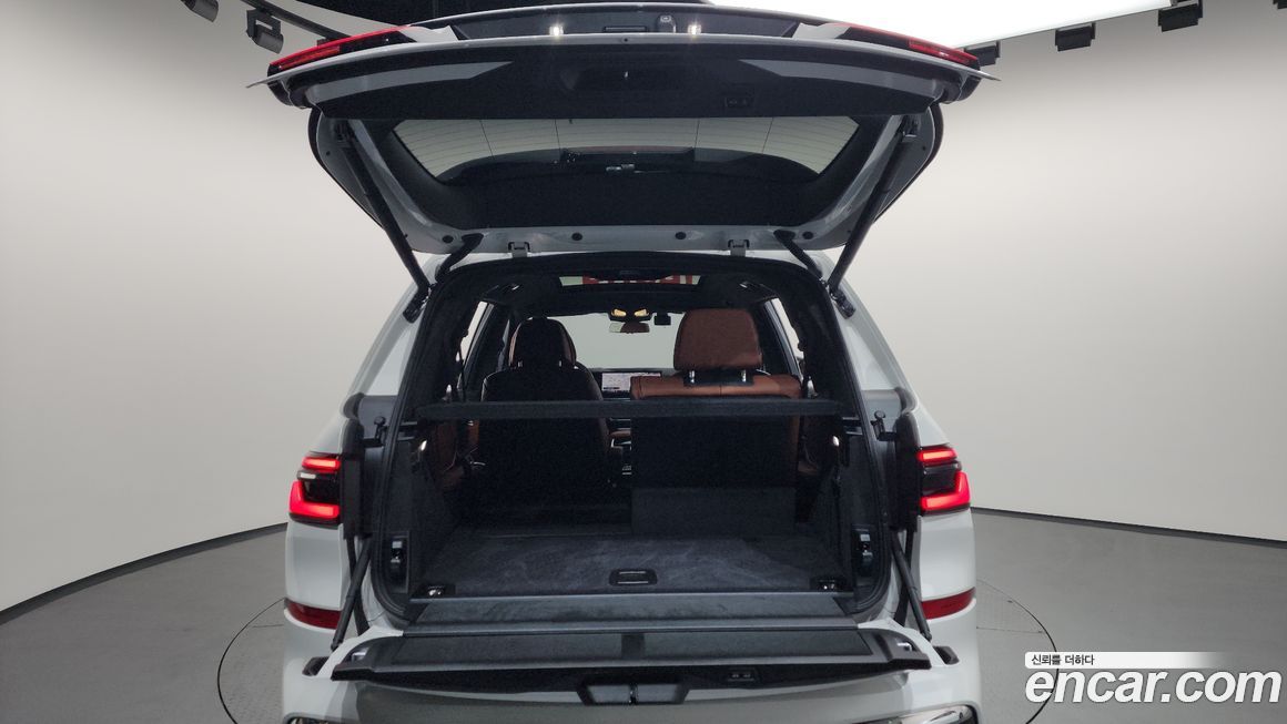 BMW X7 2025