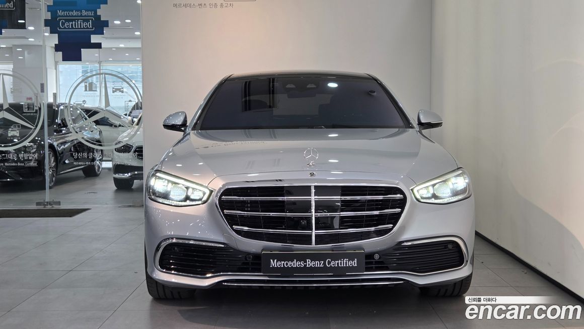 Mercedes-Benz S-Class 2025