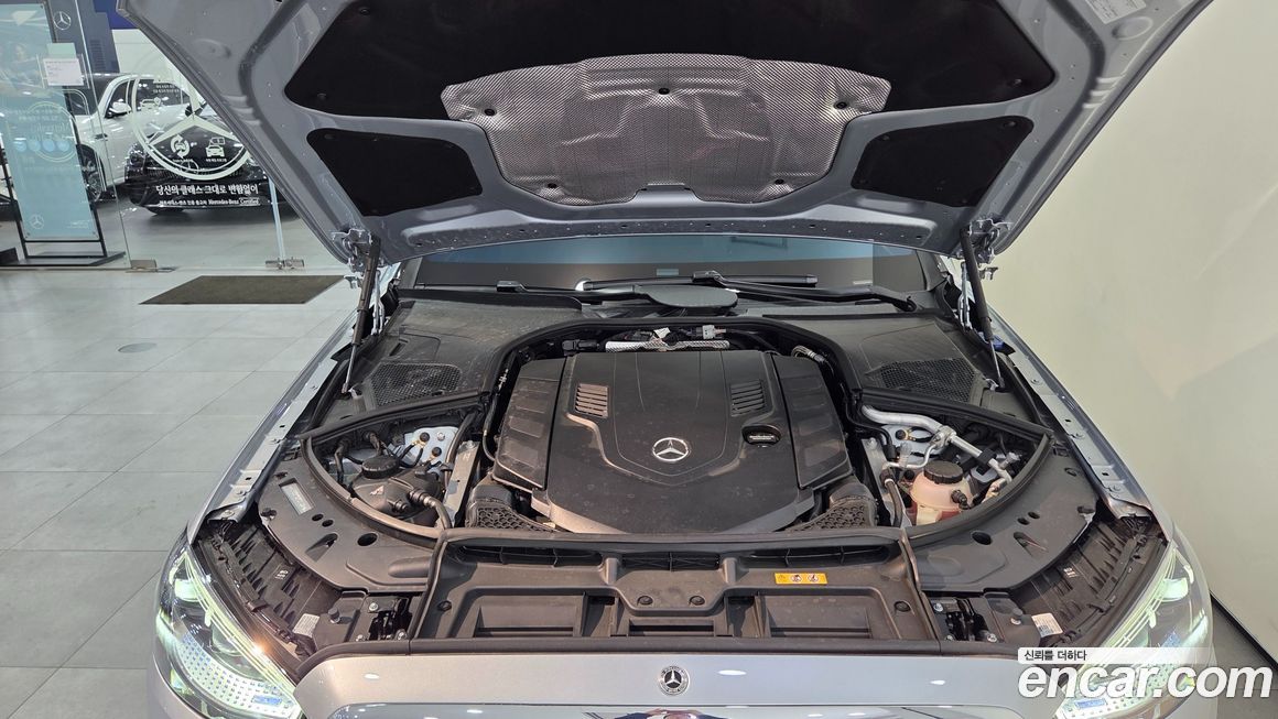 Mercedes-Benz S-Class 2025