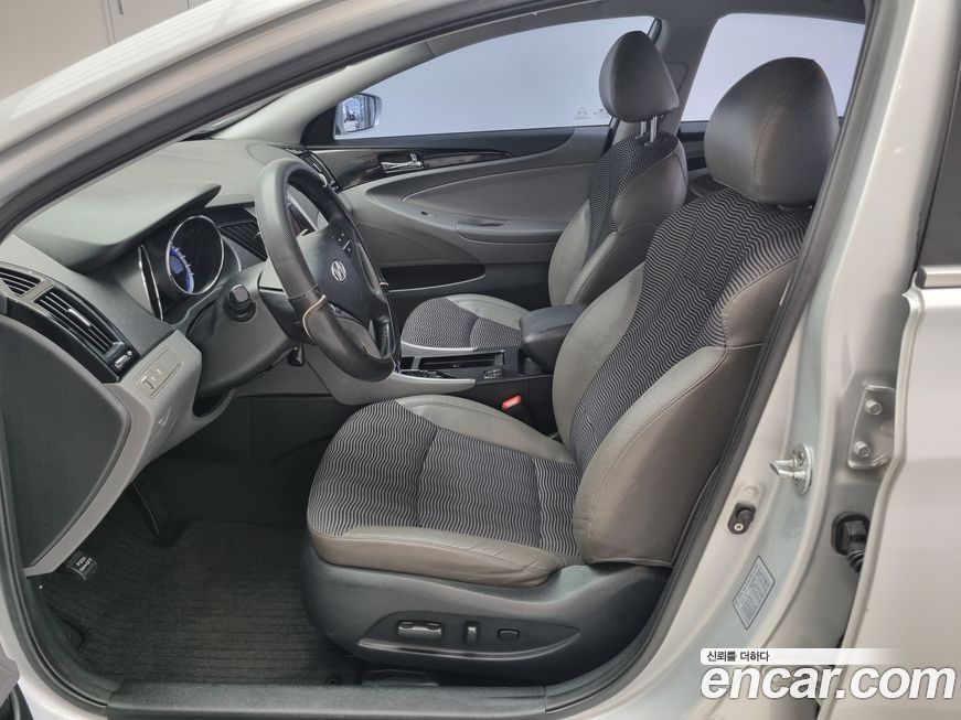 Hyundai Sonata 2010