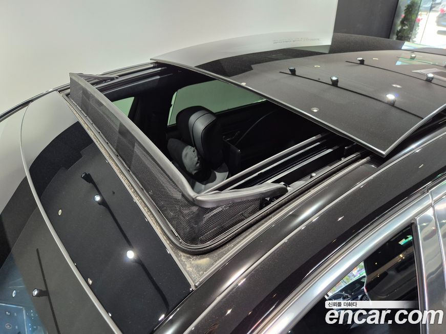 Mercedes-Benz S-Class 2025