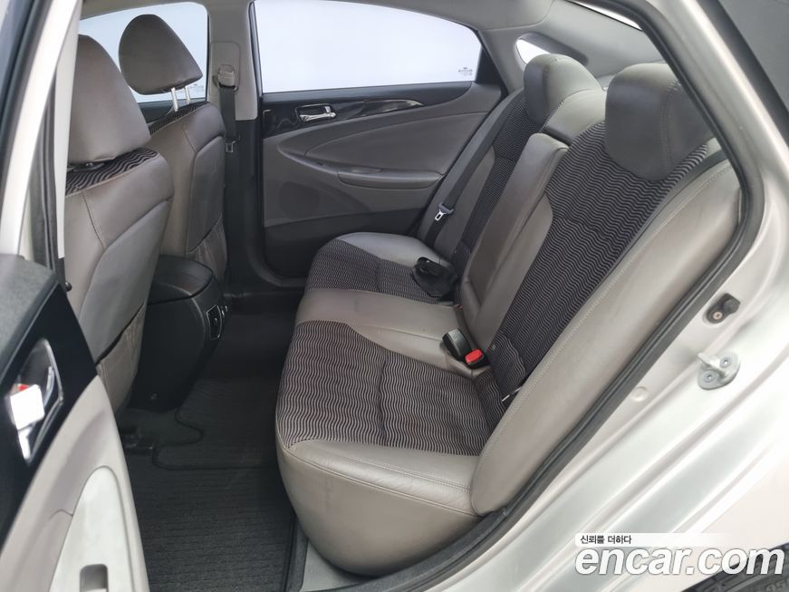 Hyundai Sonata 2010