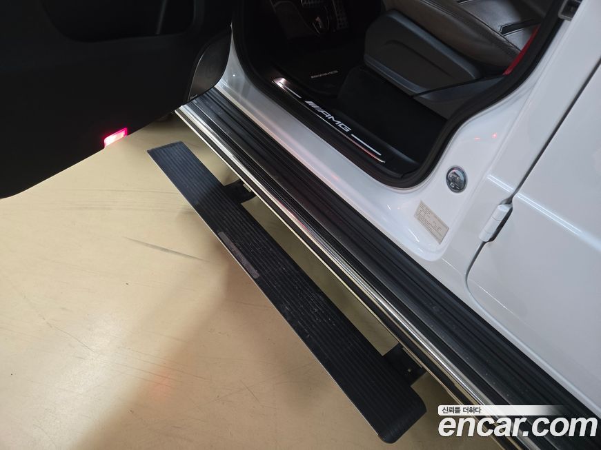 Mercedes-Benz G-Class 2024