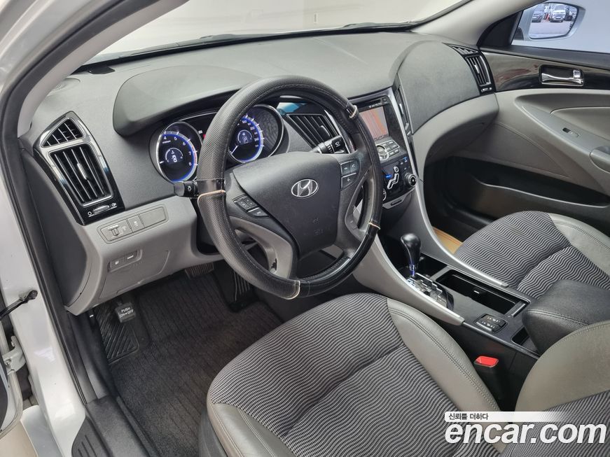 Hyundai Sonata 2010