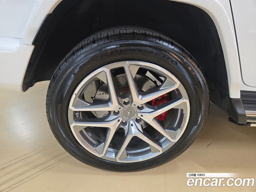 Mercedes-Benz G-Class 2024