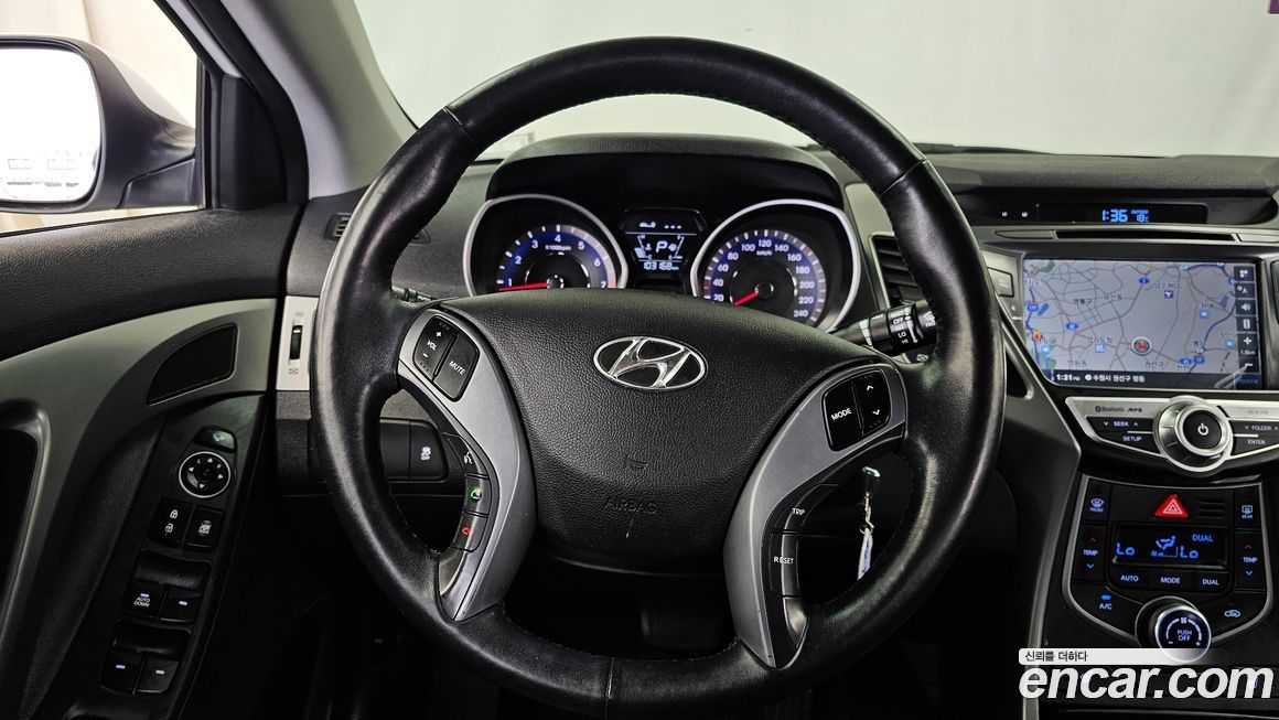 Hyundai AVANTE 2016
