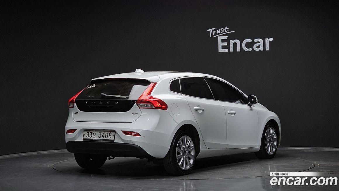 Volvo V40 2015