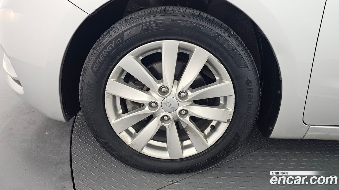 Kia K3 2013