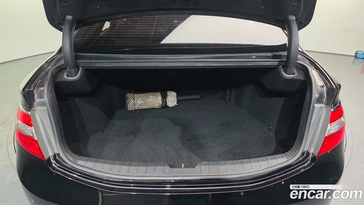 Hyundai Grandeur 2012