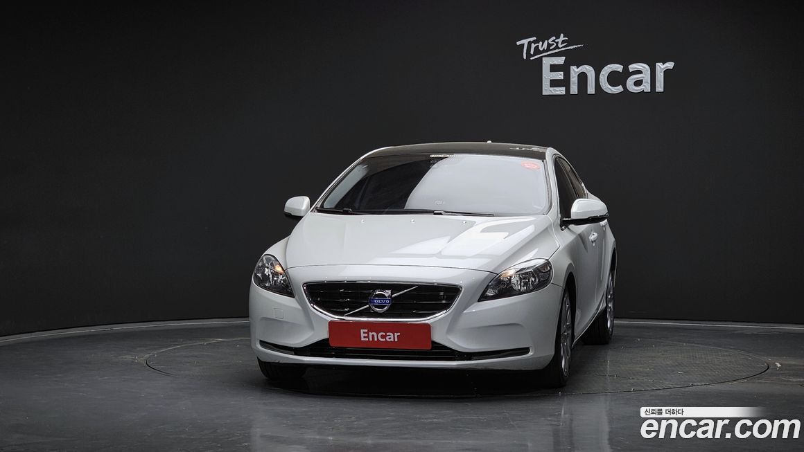 Volvo V40 2015