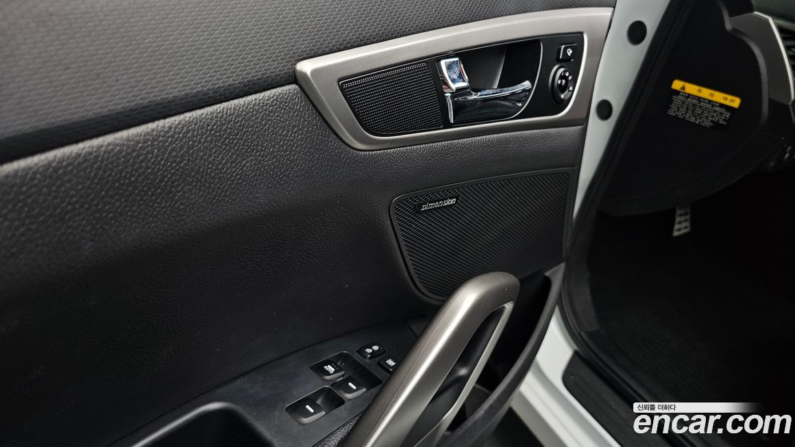 Hyundai Veloster 2012