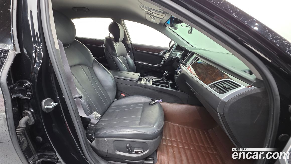 Hyundai Genesis 2014