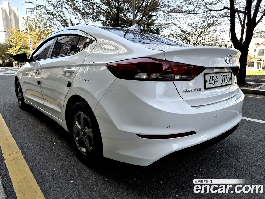 Hyundai AVANTE 2016