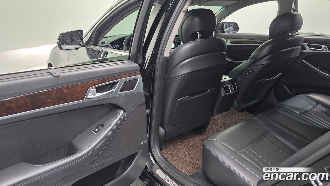 Hyundai Genesis 2014