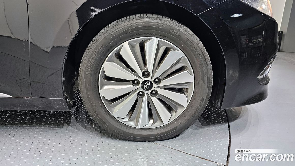 Hyundai Grandeur 2016