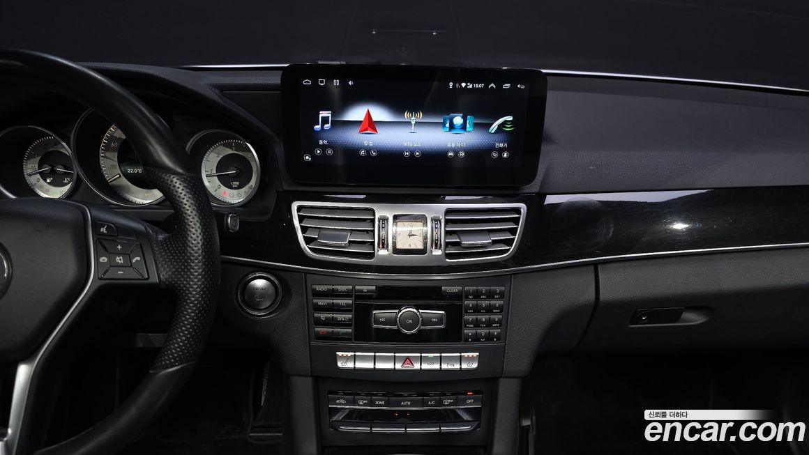 Mercedes-Benz E-Class 2015