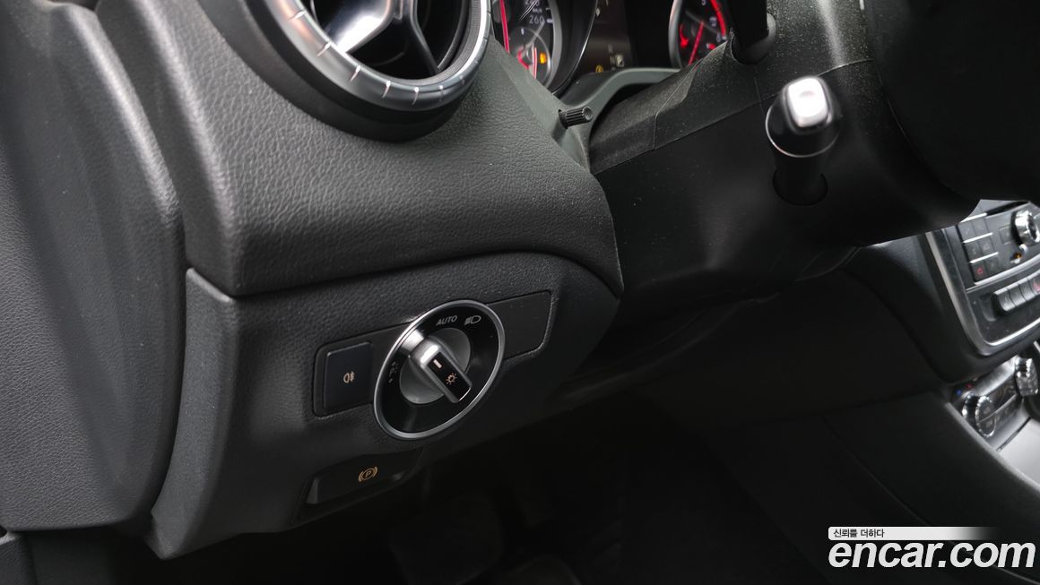 Mercedes-Benz CLA-Class 2015