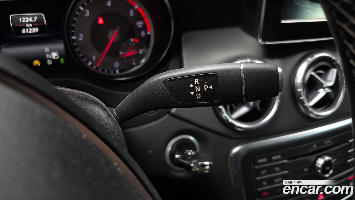 Mercedes-Benz CLA-Class 2015