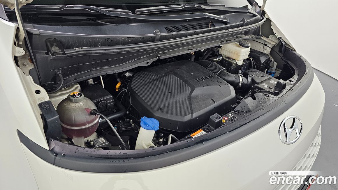 Hyundai Staria 2023