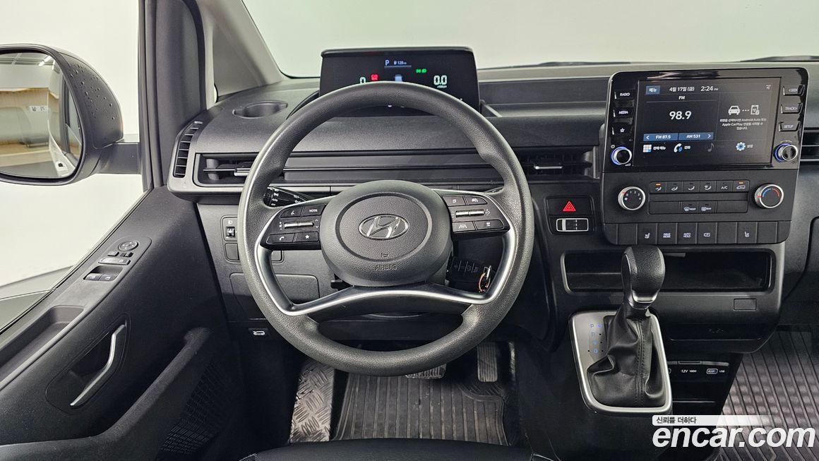 Hyundai Staria 2023