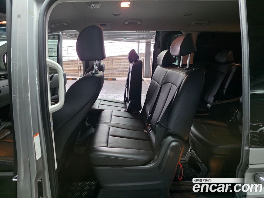 Hyundai Staria 2025