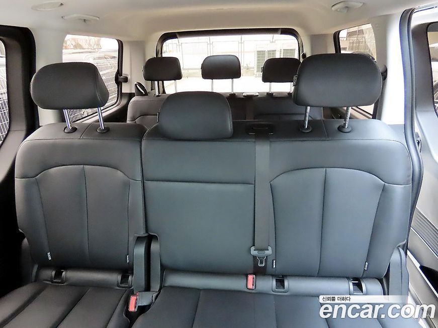 Hyundai Staria 2025