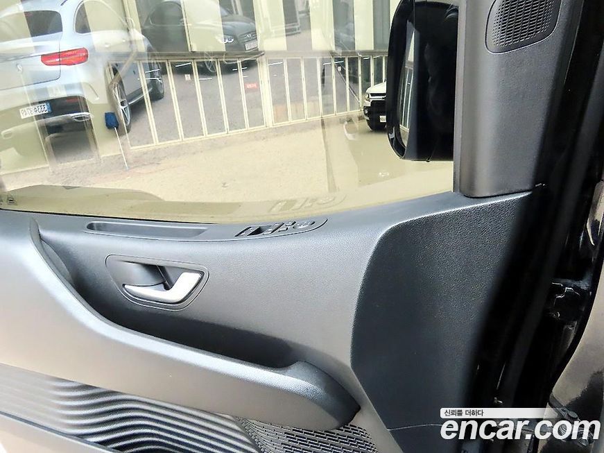 Hyundai Staria 2025
