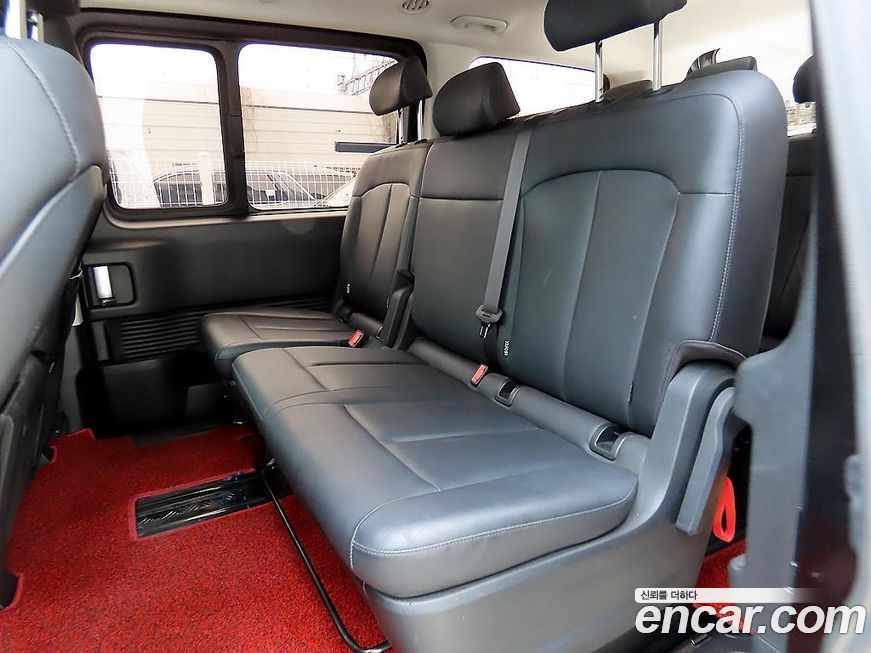 Hyundai Staria 2025
