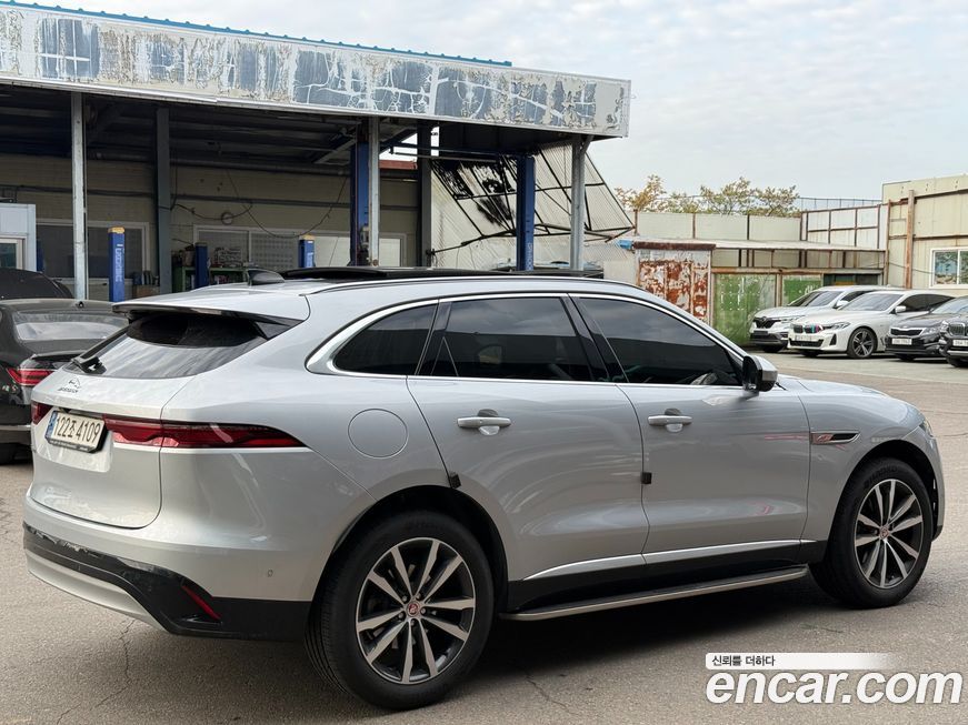 Jaguar F-PACE 2021