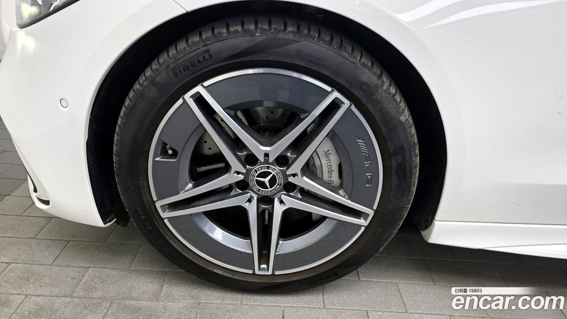 Mercedes-Benz C-Class 2025